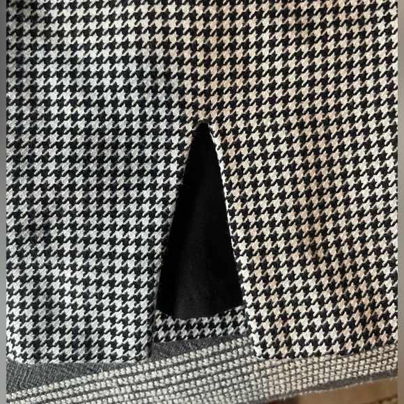 Forever 21 skirt lightly worn - Picture 2 of 4